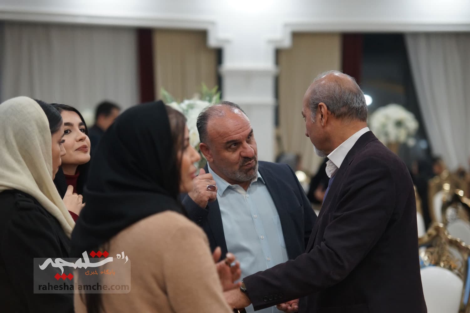چه کسانی در نخستین کنگره ملی حامیان صلح ایران حضور داشتند؟ +تصاویر — تصویر 155