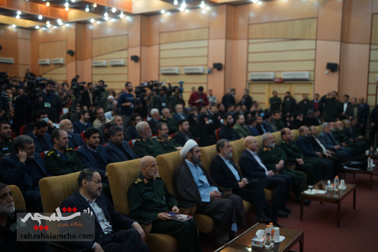تجلیل از منتخبان جشنواره پژوهشی و فناوری در دانشگاه جامع امام حسین(ع) +تصاویر — تصویر 106