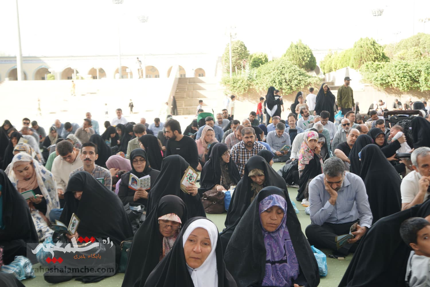 مراسم دعای عرفه در مصلی امام خمینی(ره) برگزار شد +تصاویر — تصویر 36