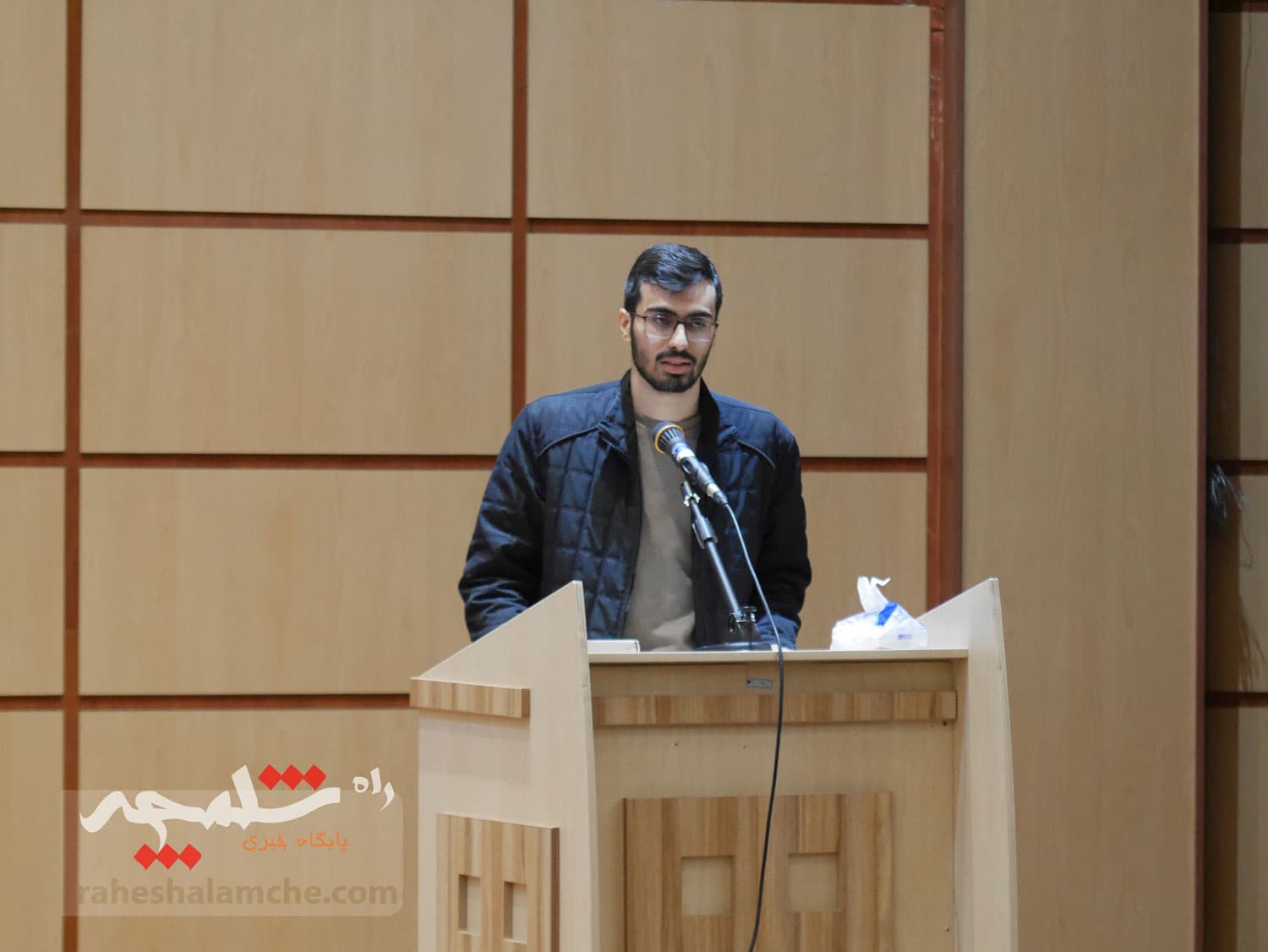نشست صمیمی طحاننظیف با دانشجویان دانشگاه آزاد واحد مرکز +تصاویر — تصویر 11