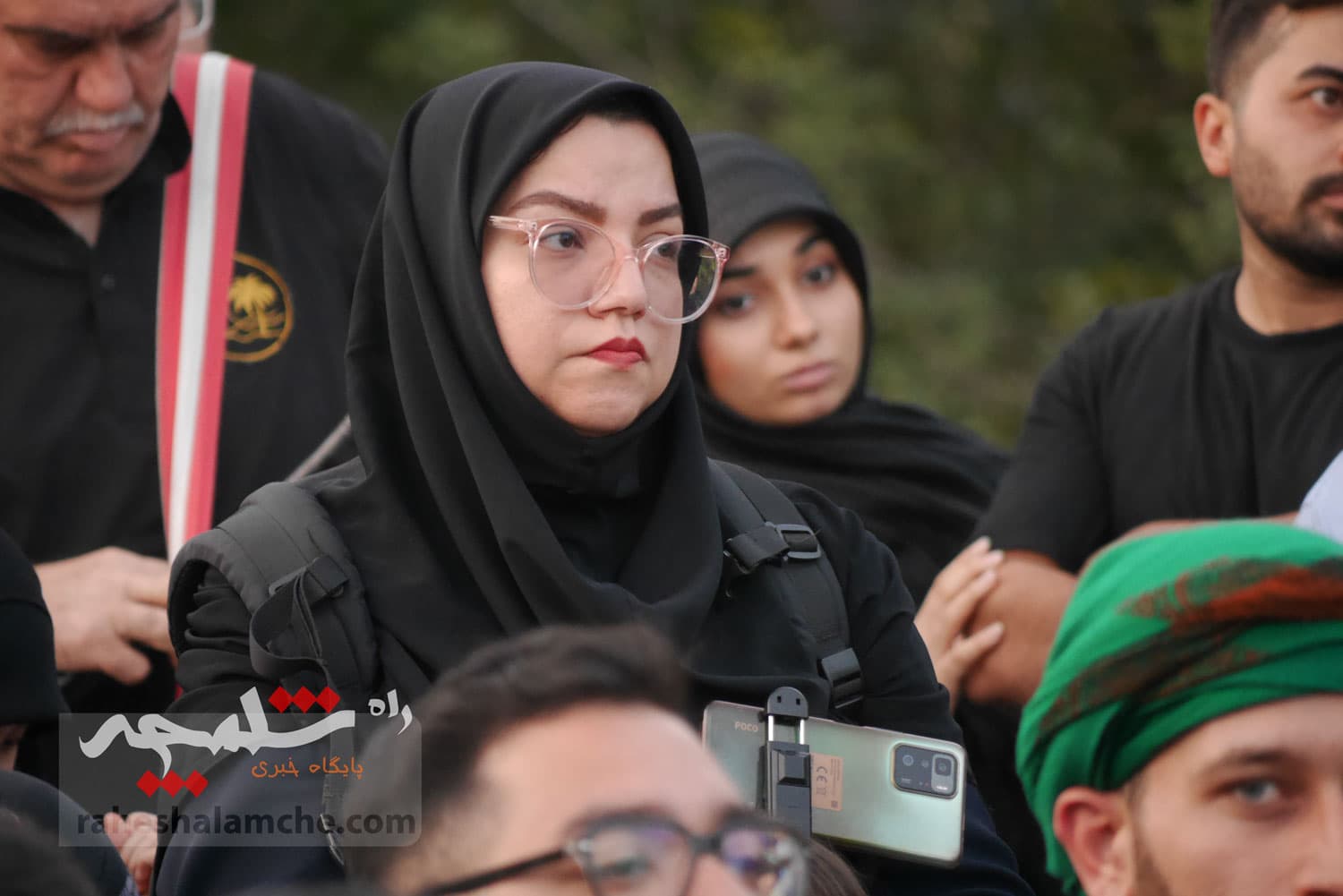 تهران با اهتزاز بزرگترین پرچم عزای حسینی در جهان به استقبال محرم رفت +تصاویر — تصویر 27