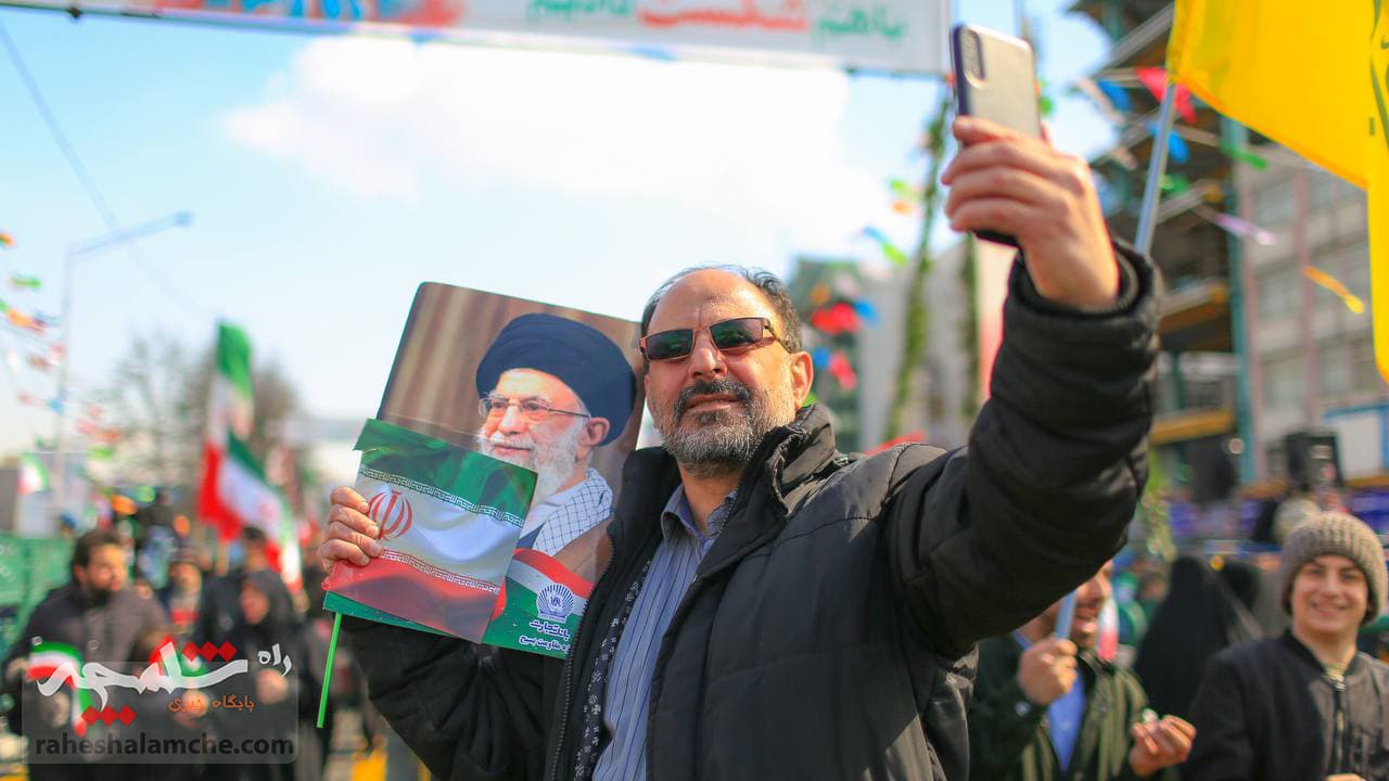 تصاویری از حاشیههای راهپیمایی 22 بهمن تهران — تصویر 11