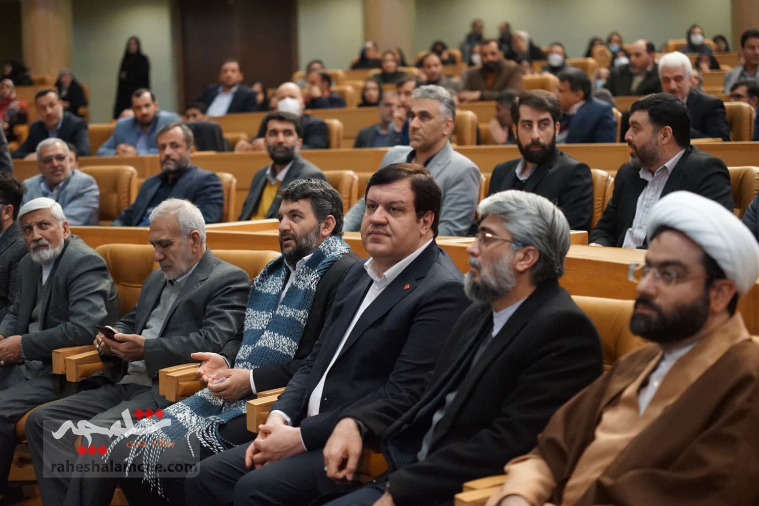 آیین تجلیل از طرحهای برگزیده اشتغال آفرین در کمیته امداد با حضور پزشکیان +تصاویر — تصویر 47