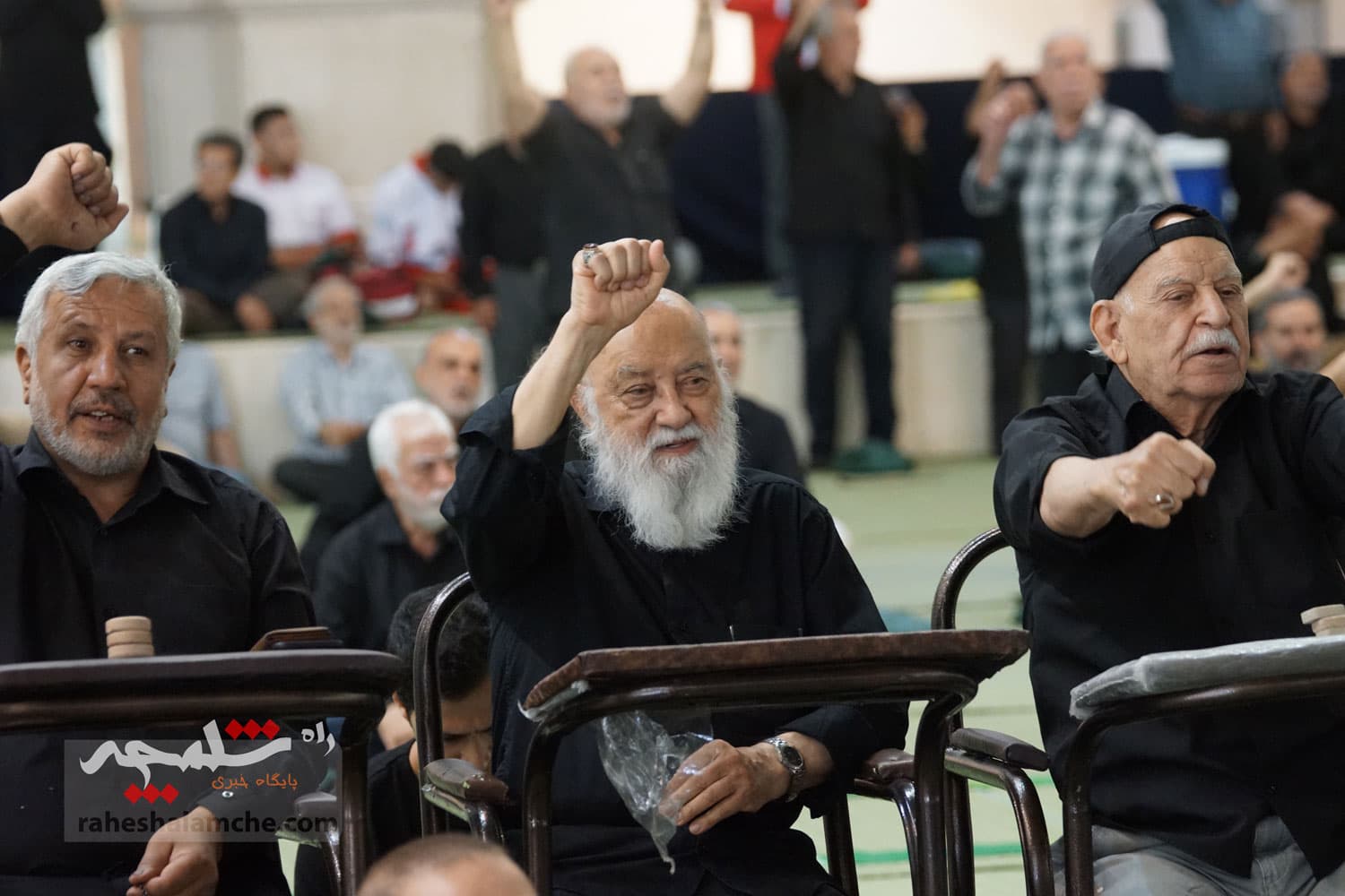 نماز جمعه تهران برگزار شد +تصاویر — تصویر 22